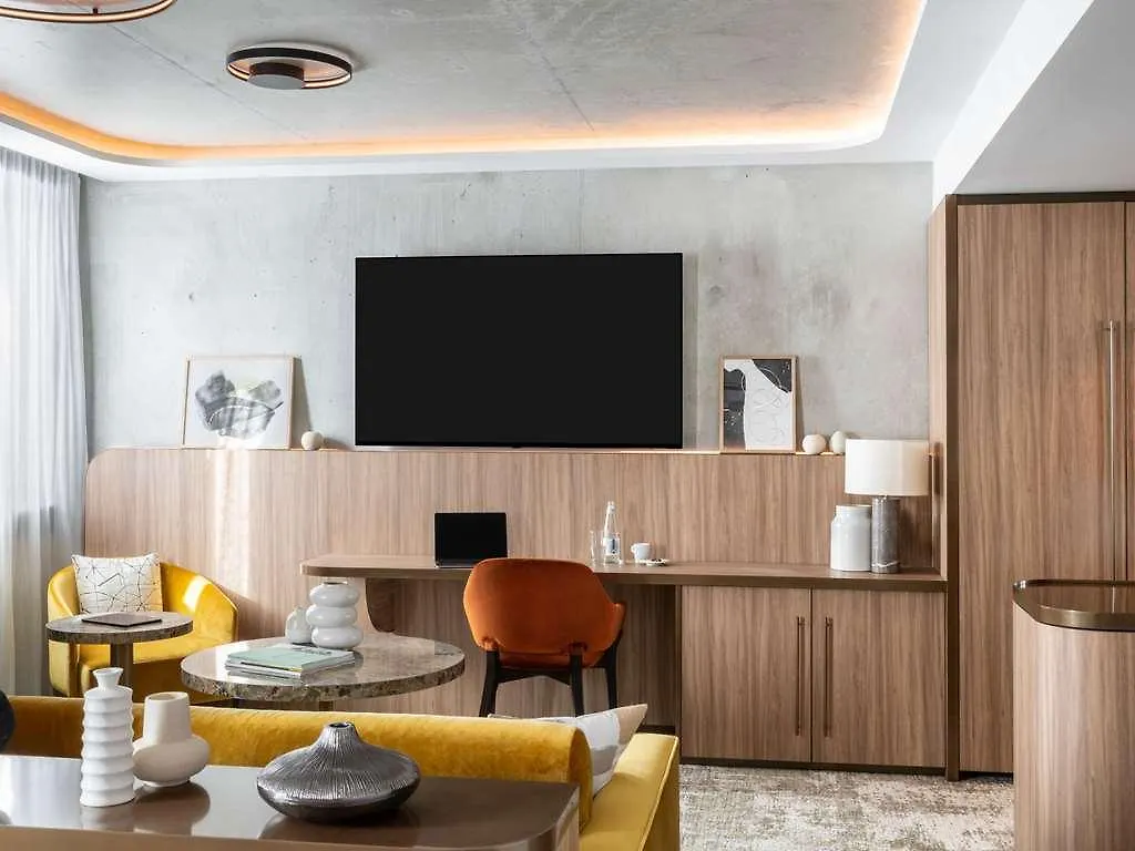 Pullman Lyon Hotel 0*,